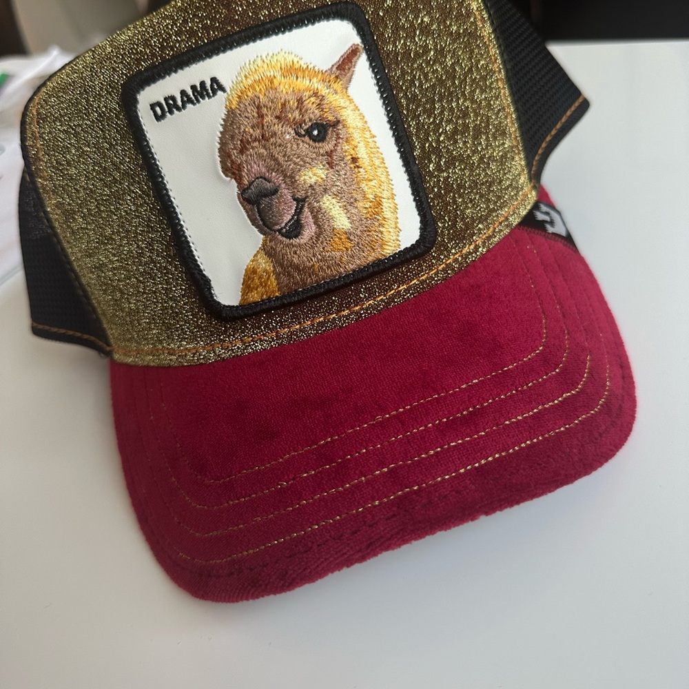 The farm Goorin bros limited edition Gold and Red Drama Llama Cap BNWT